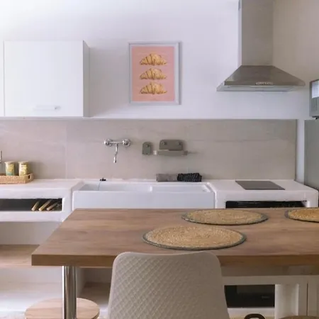 Appartement Charmant Apartment *