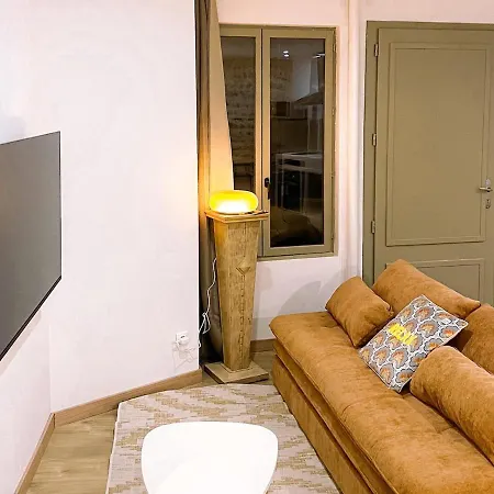 Apartment Appartement Charmant Tournay